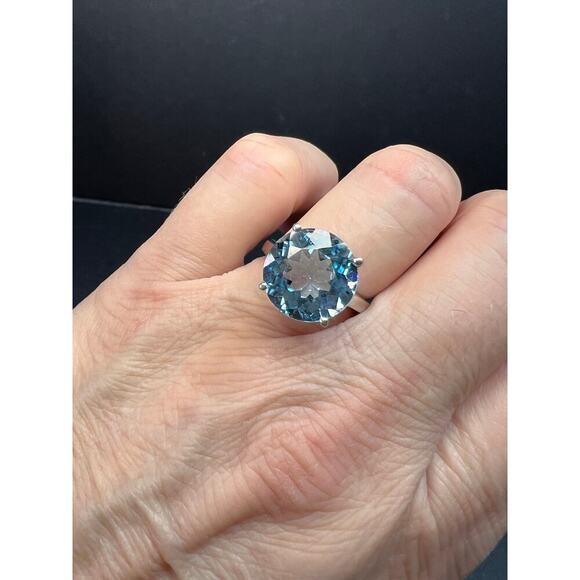 Vintage blue topaz solitaire sterling silver ring size 7 - Picture 16 of 16